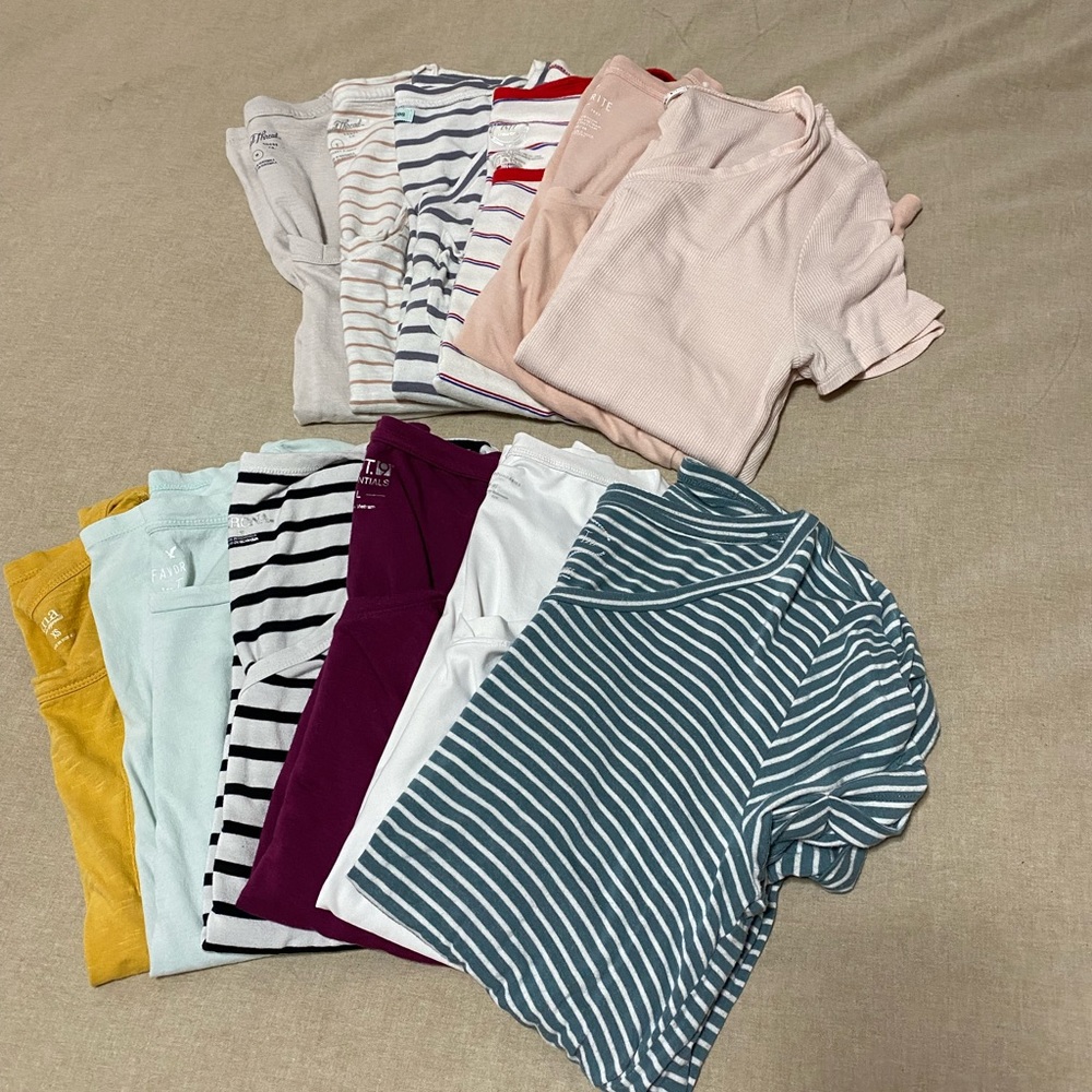 T-Shirt Lot. 12 short sleeve shirts. (S-L)